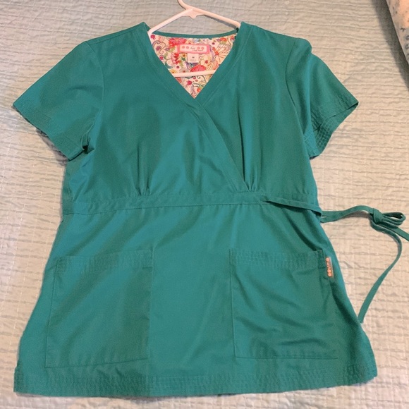 Koi scrub set